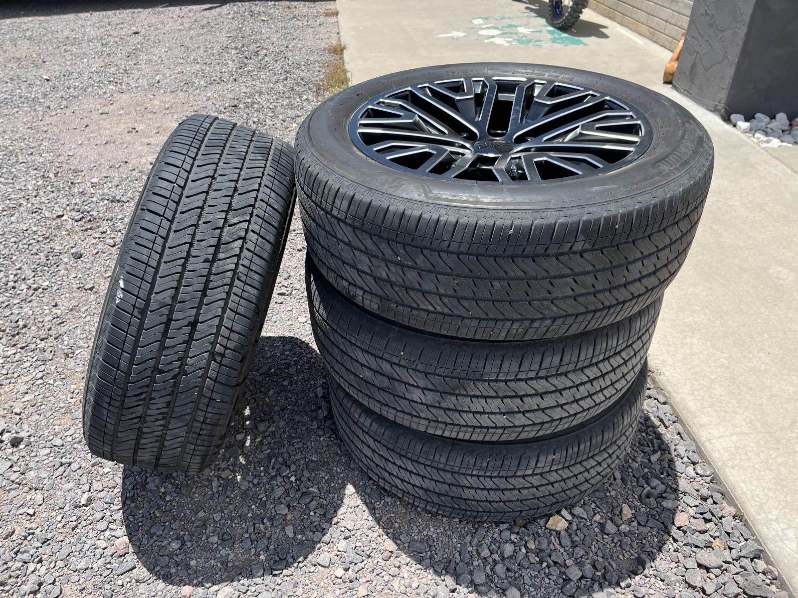 LOTE DE LLANTAS BRIDGESTONE 275/50R22 CON SU RIN